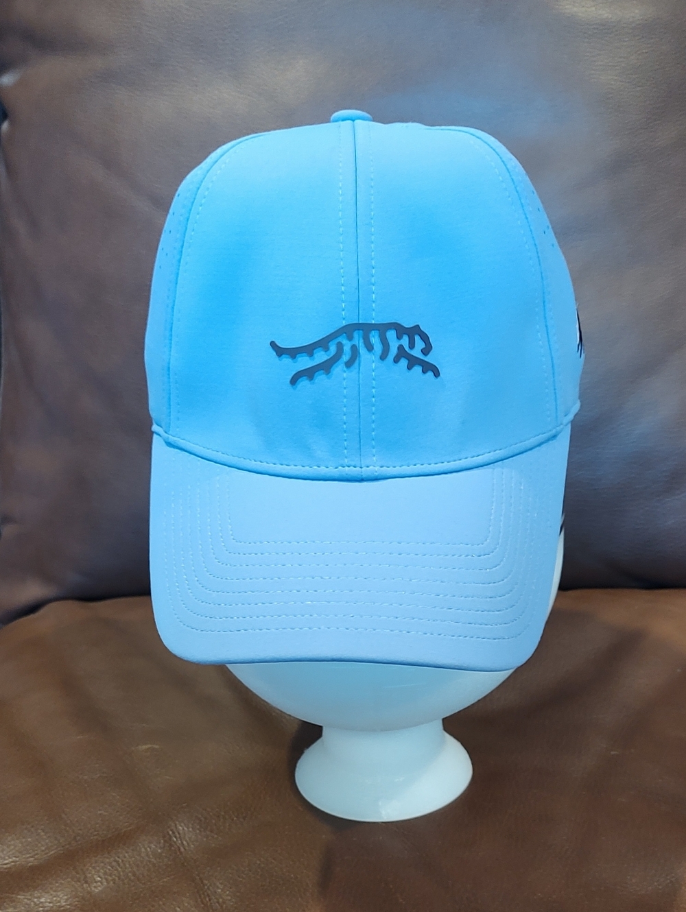 TIGER WOODS Sun Day Red Cypress Tour 6 Panel Adjustable Vented Golf Cap Hat EUC